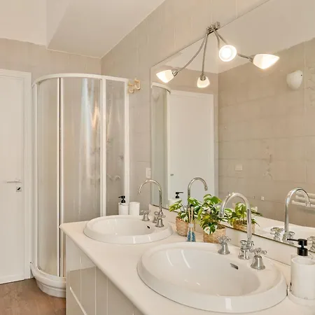 La Casa Accanto Λα Σπέτσια