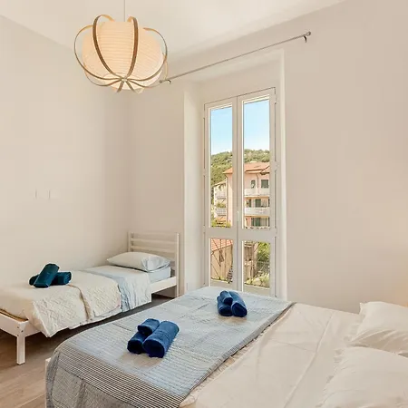 La Casa Accanto * La Spezia