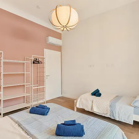 La Casa Accanto * La Spezia